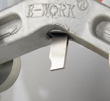 Load image into Gallery viewer, PE-Pipe-Rotating-Cutter-Detail